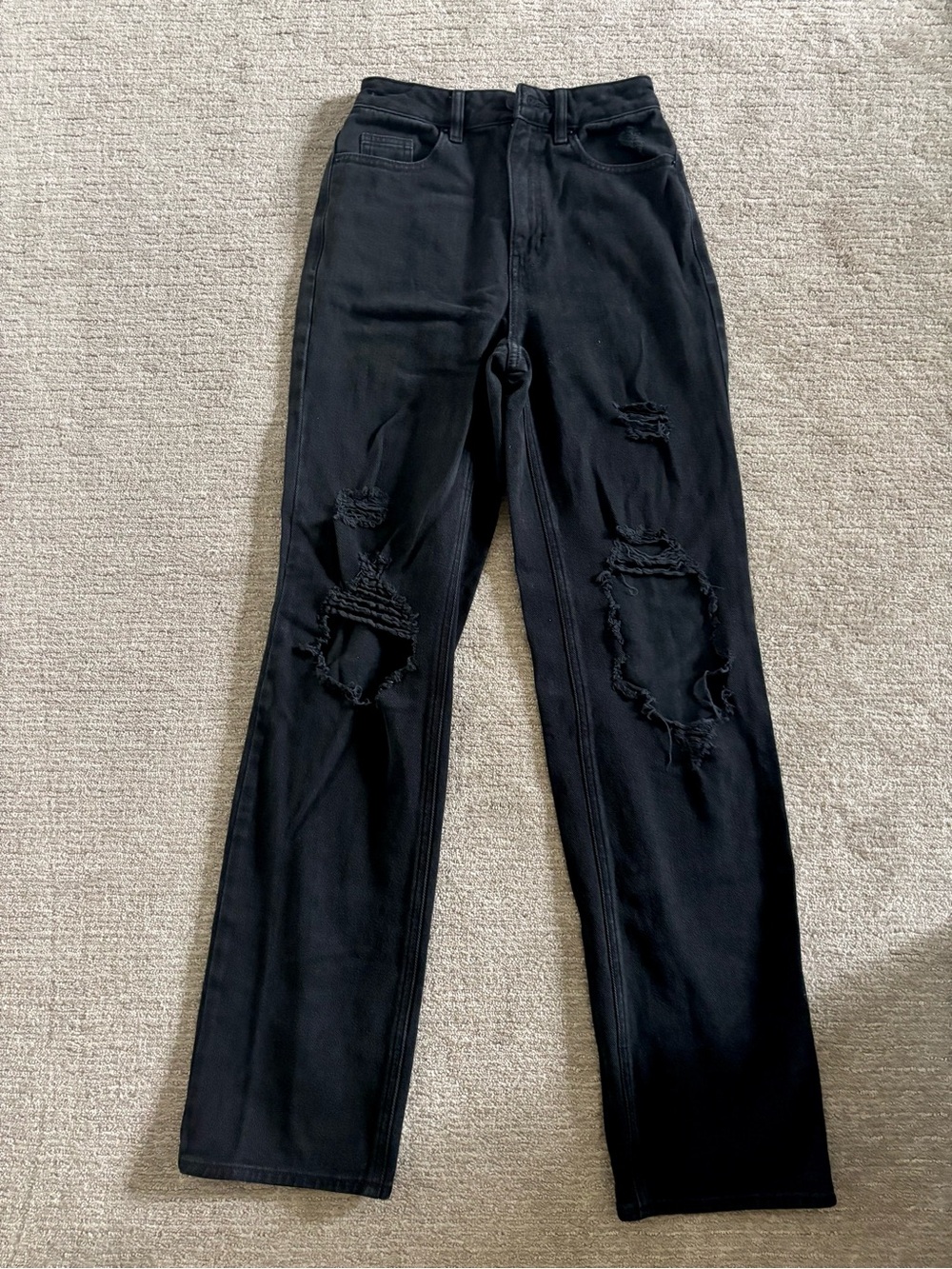 Women’s Black Distressed Straight-Leg Jeans